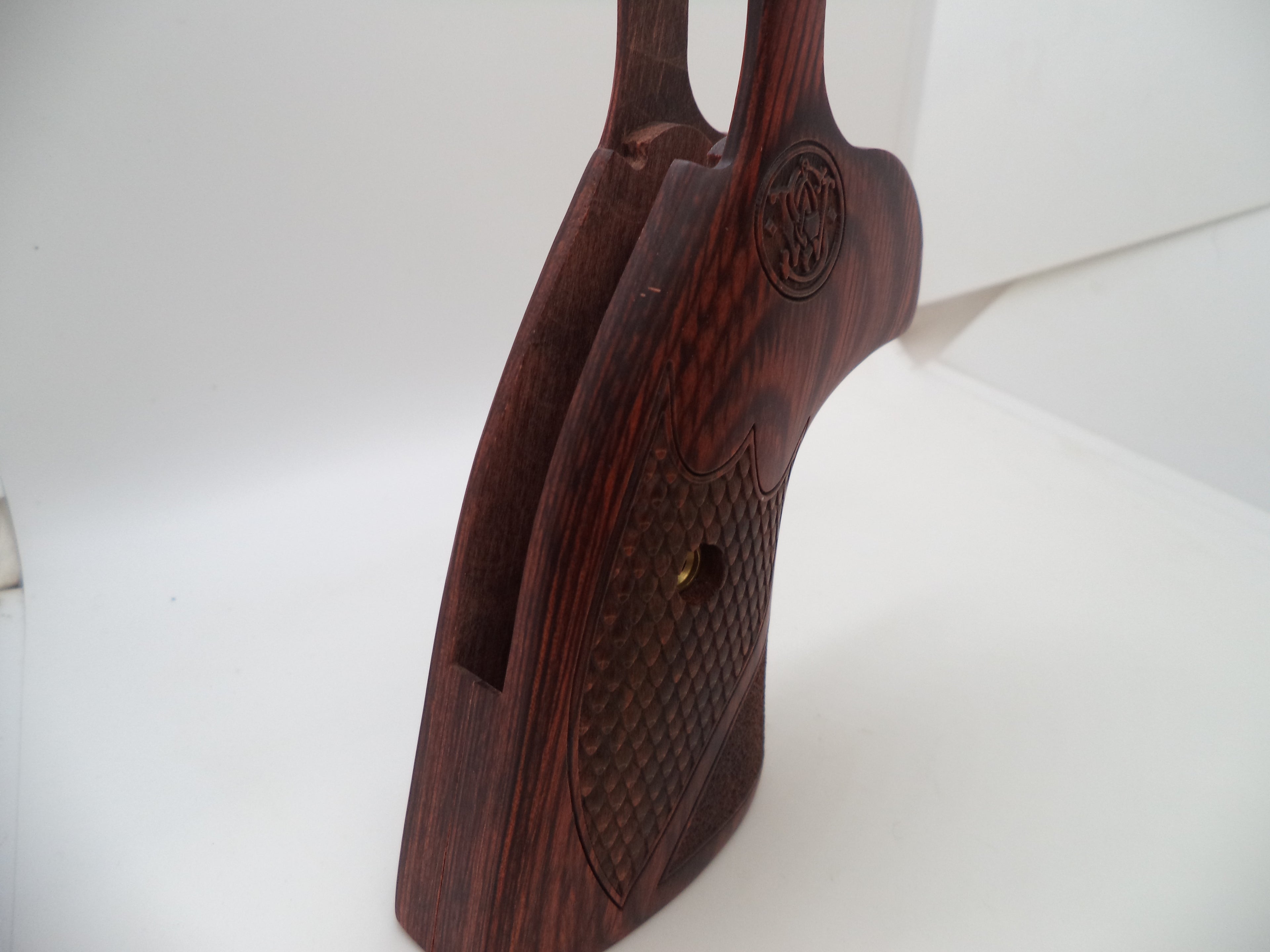 414040000 S&W K&L Frame All Models Wood Grips, Round to Square Butt