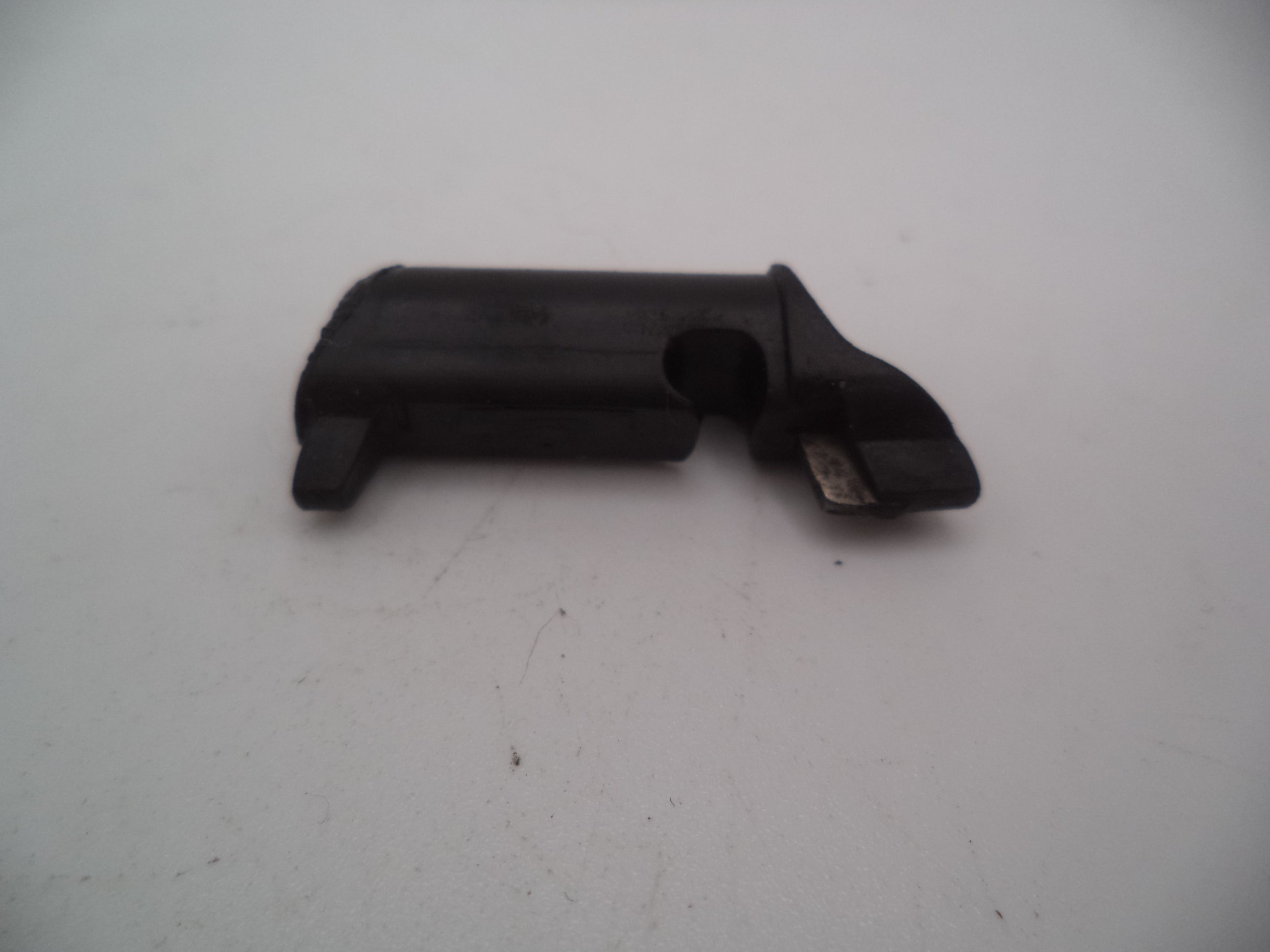 MP4026E Smith & Wesson Pistol M&P Magazine Catch Used .40c S&W