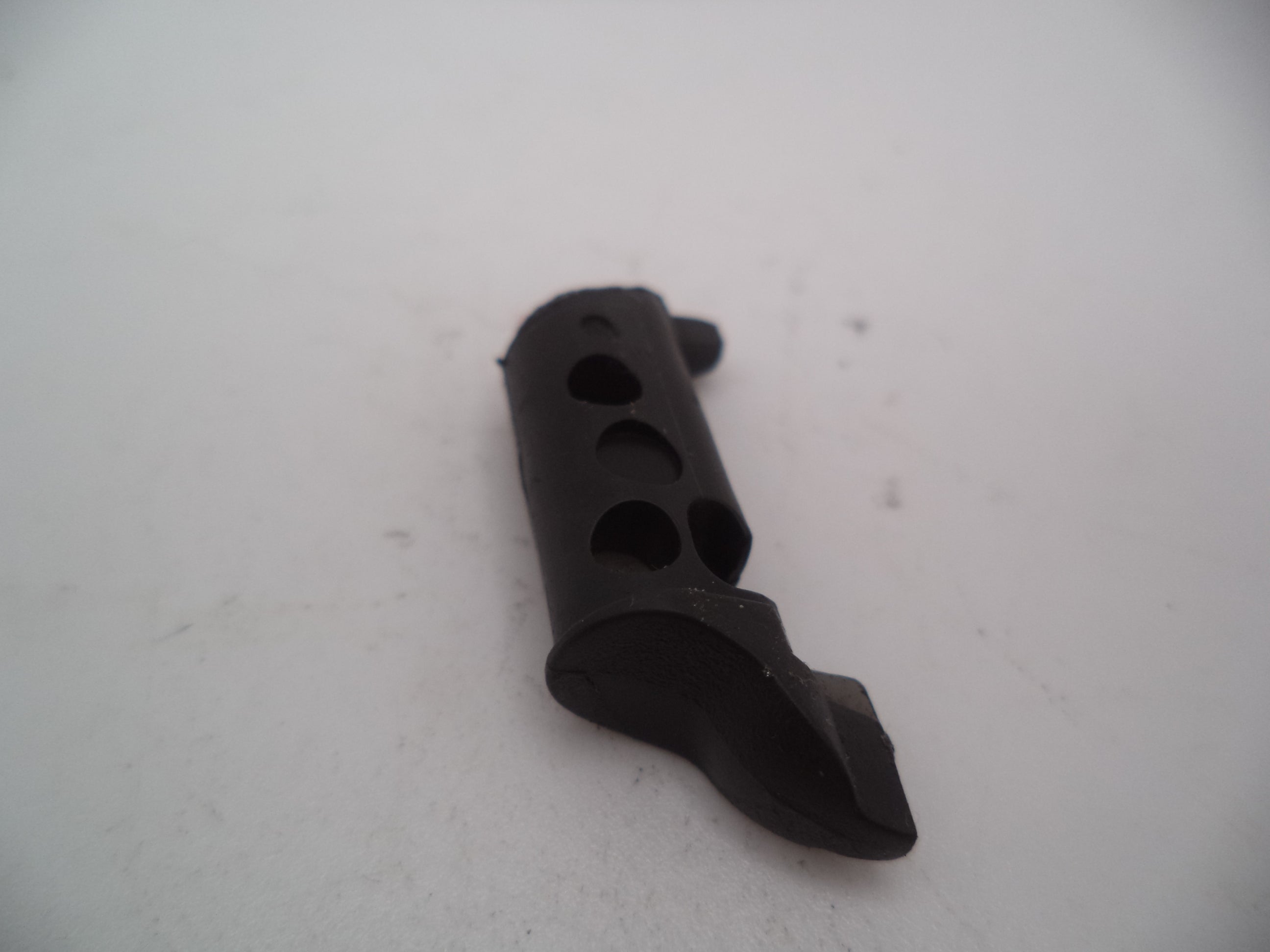 MP4026E Smith & Wesson Pistol M&P Magazine Catch Used .40c S&W