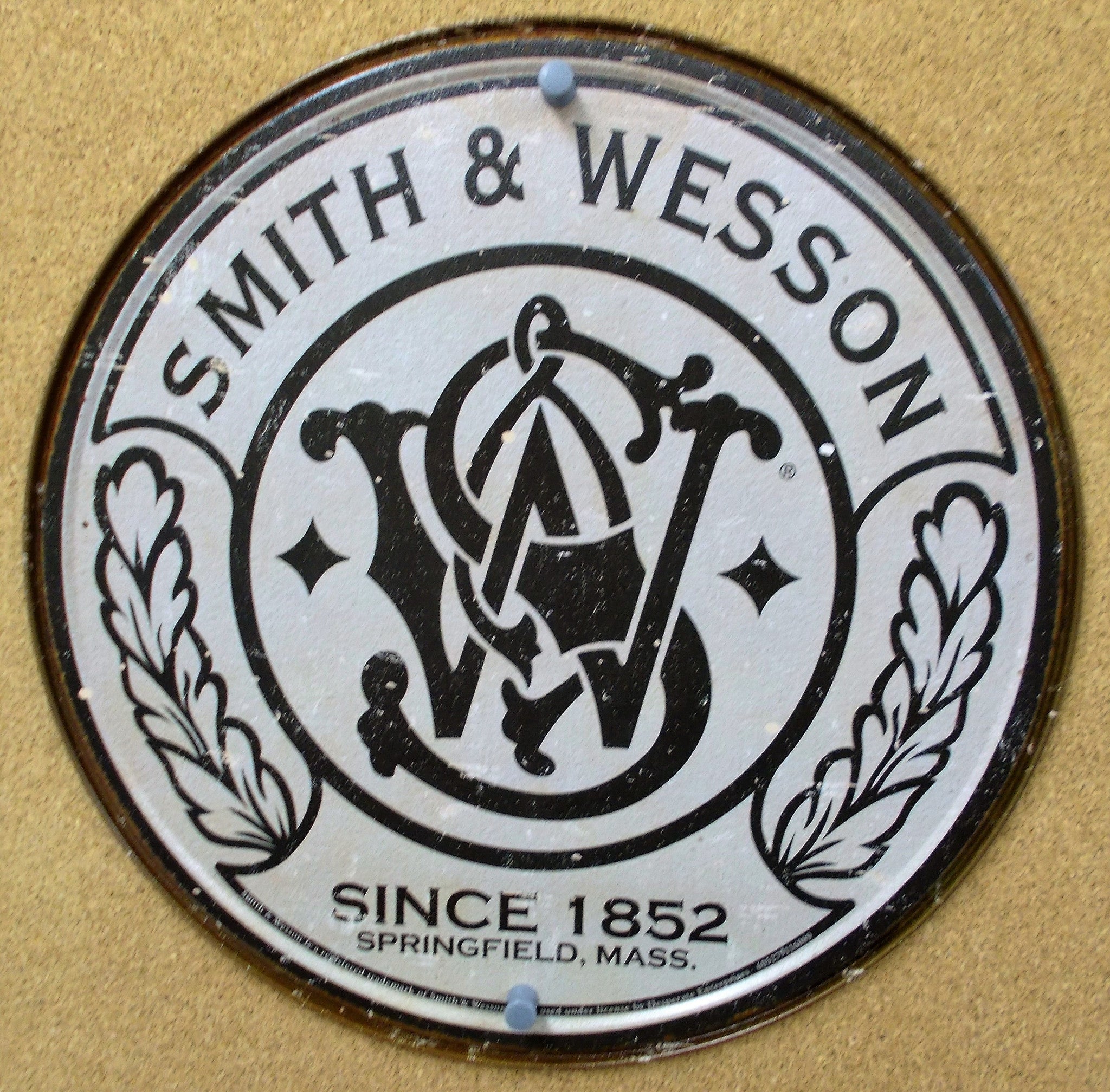 MS001 Smith & Wesson Memorabilia Wall Decor Sign