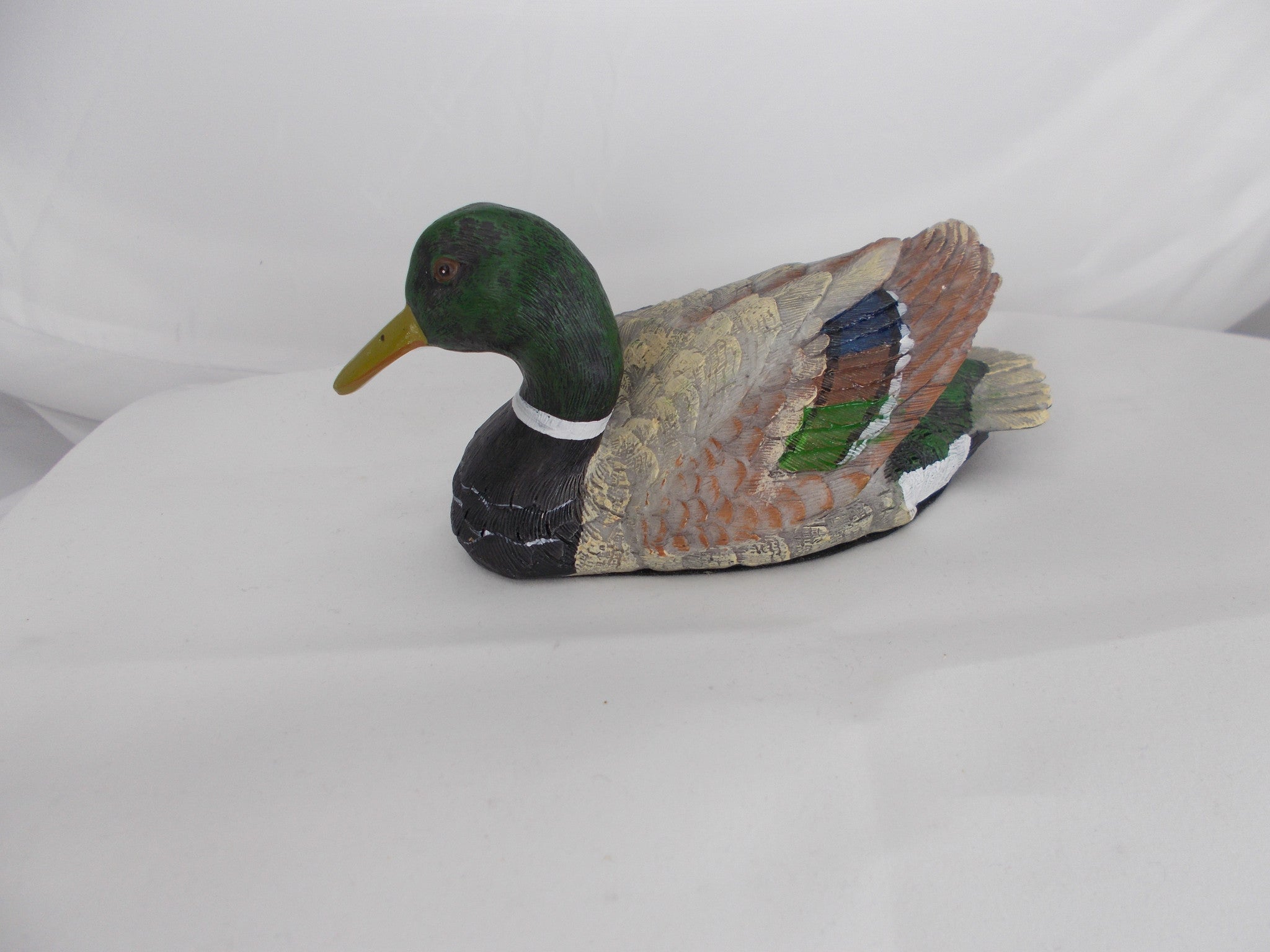 HL017 Duck Figurine