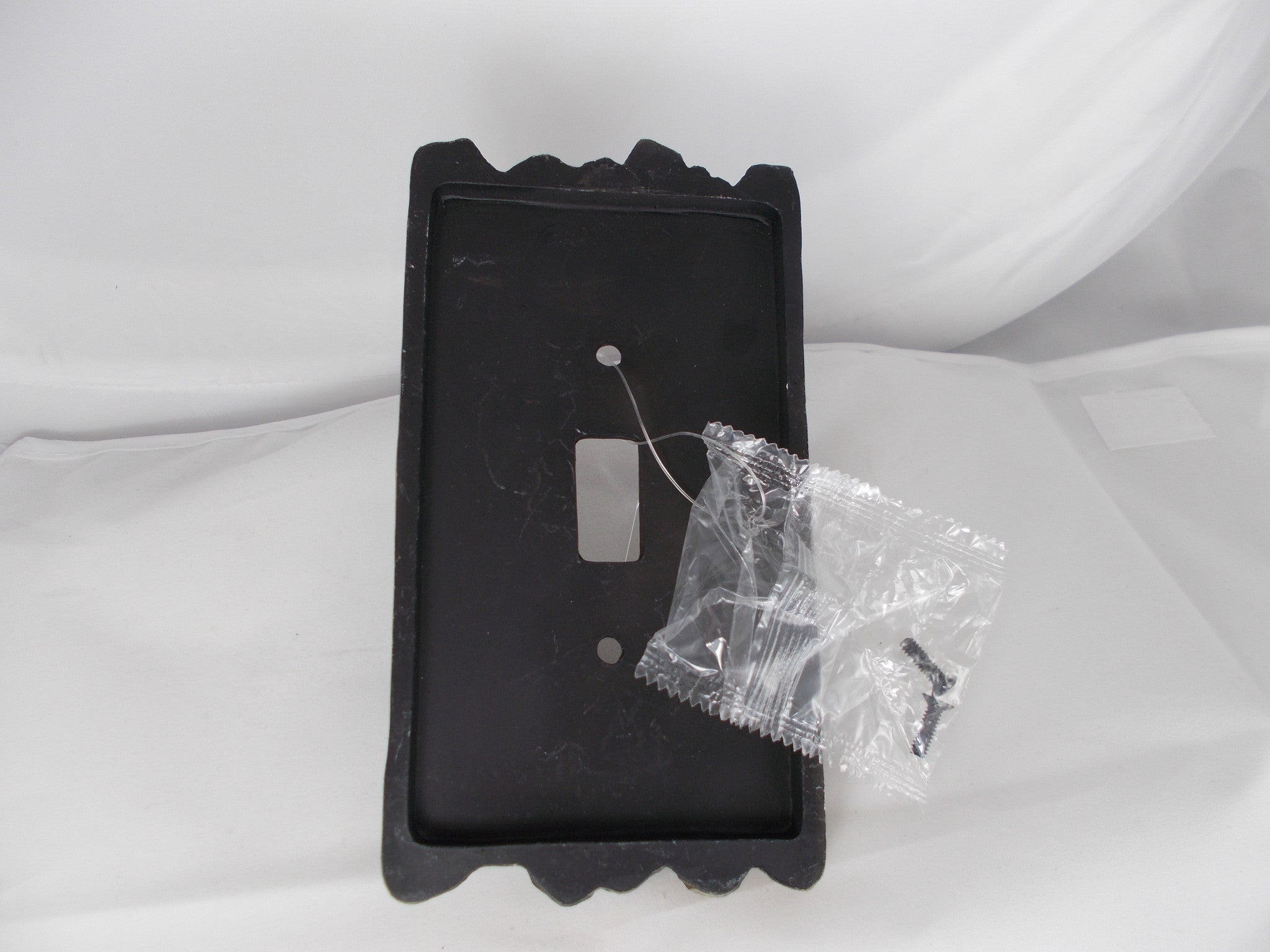 HL024 Western Pistol Resin Single Switch Plate