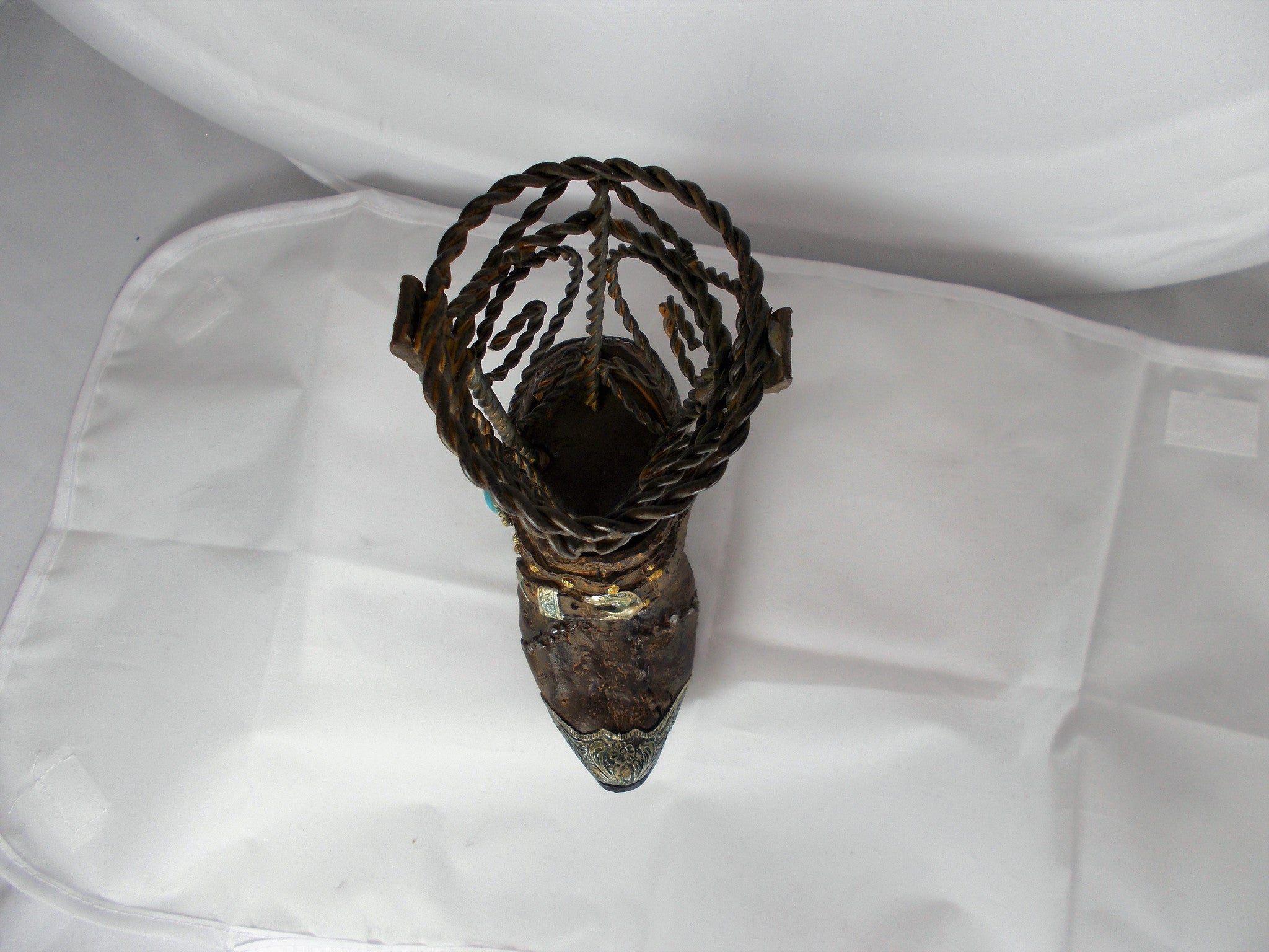 HL013 Wire Cowgirl Pen Holding Boot