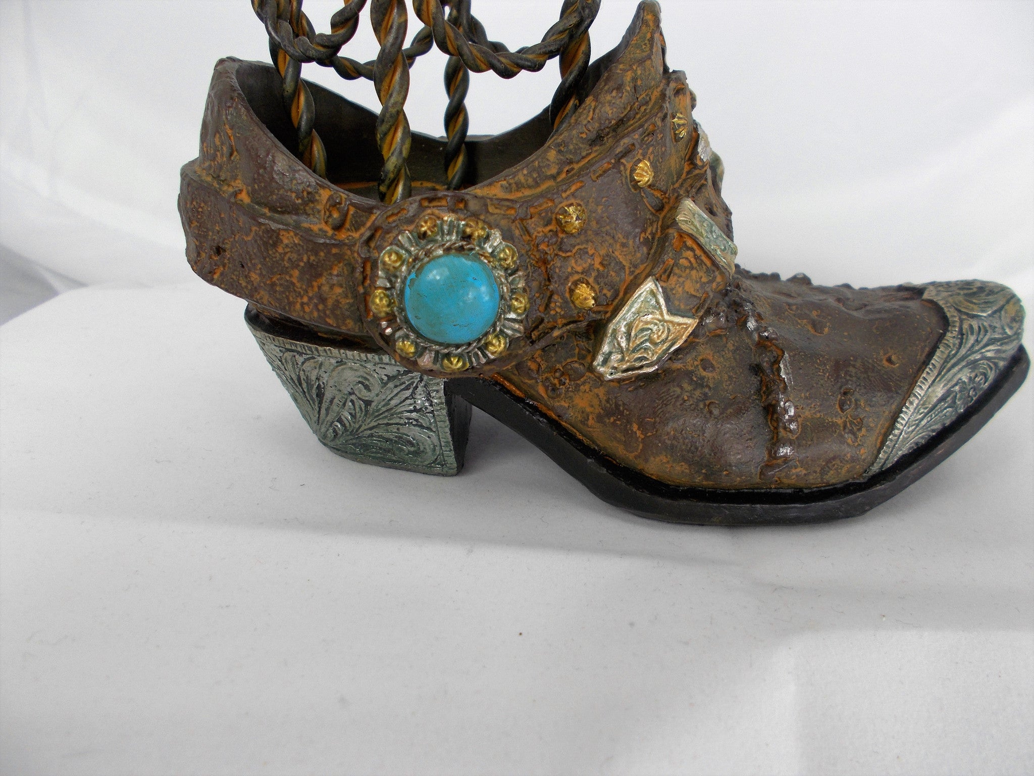 HL013 Wire Cowgirl Pen Holding Boot