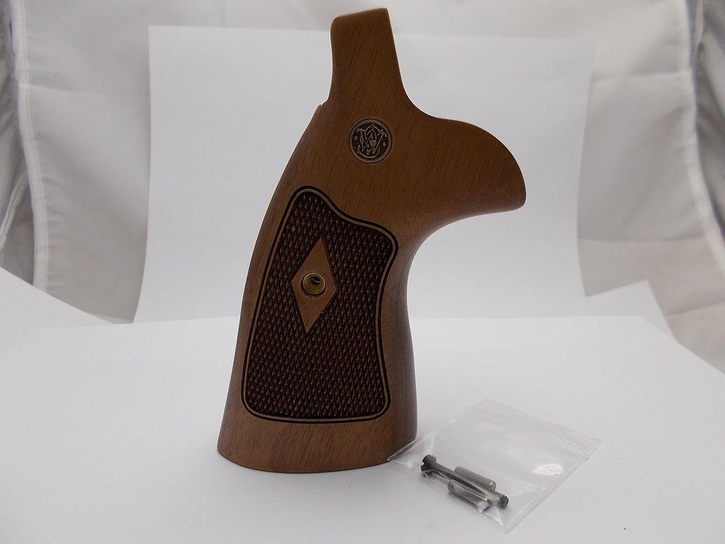 Smith & Wesson N Frame Walnut Target Grips Round Butt Only - 248700000