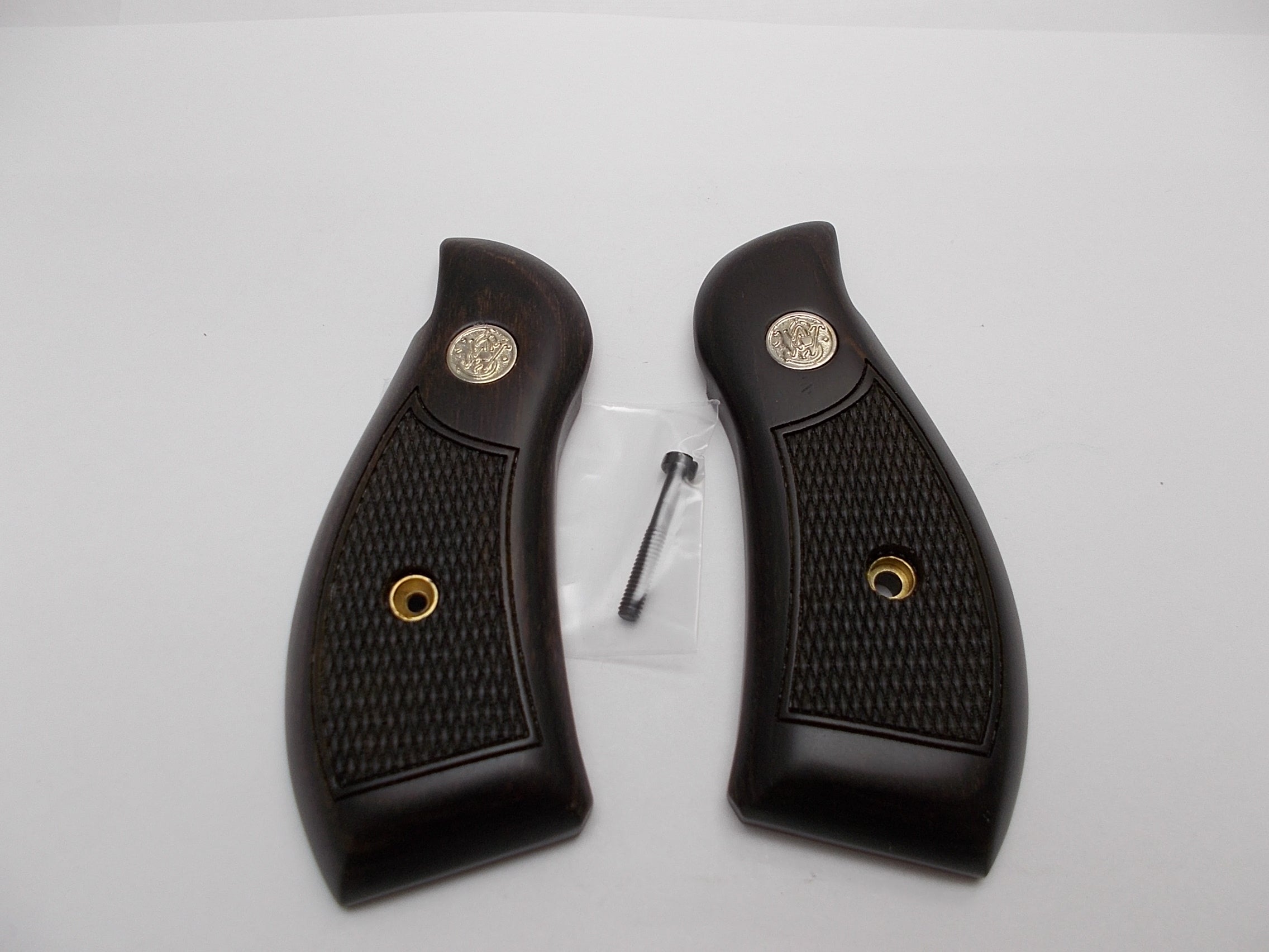 Smith & Wesson K/L Frame Checkered Dymondwood Grips Round Butt with Hardware - 219930000