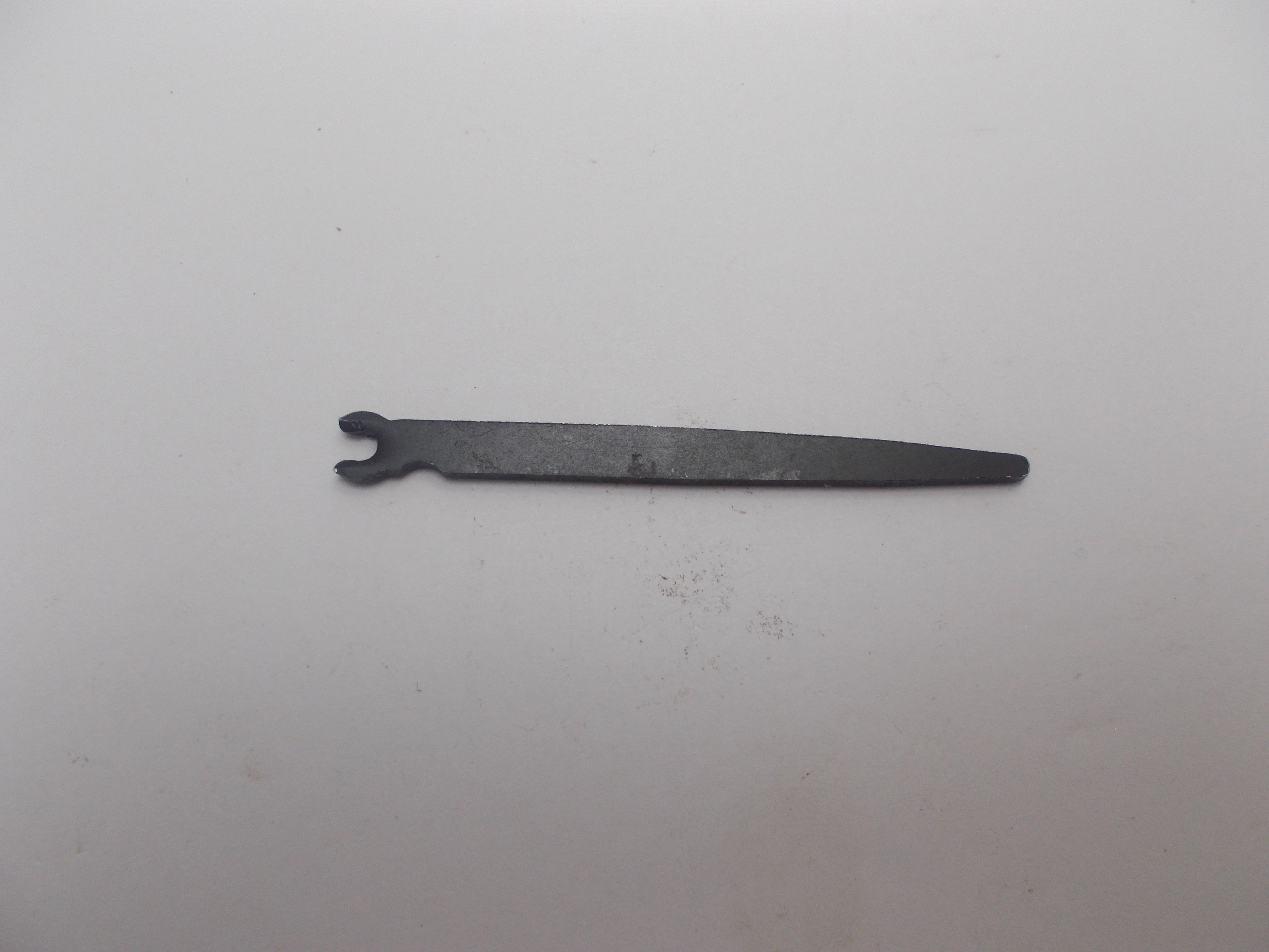 Mossberg 500 Mainspring Guide - Used OEM MBU51