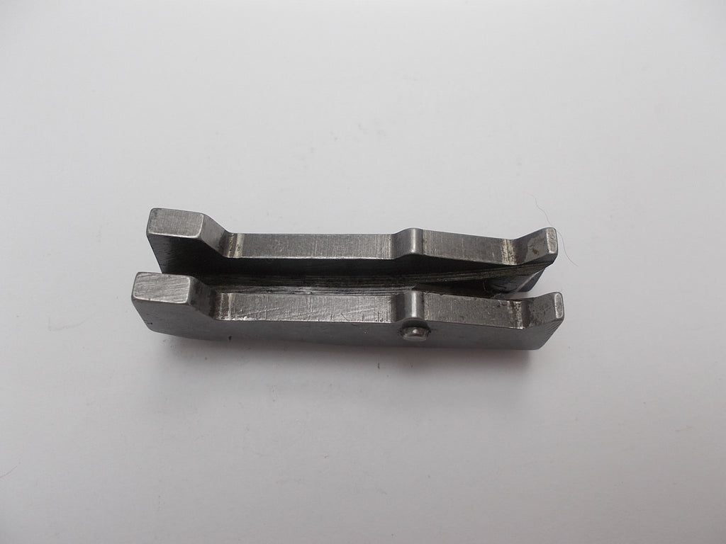 Remington Model 870 12 Gauge Shotgun Locking Bolt - Used OEM 870A16