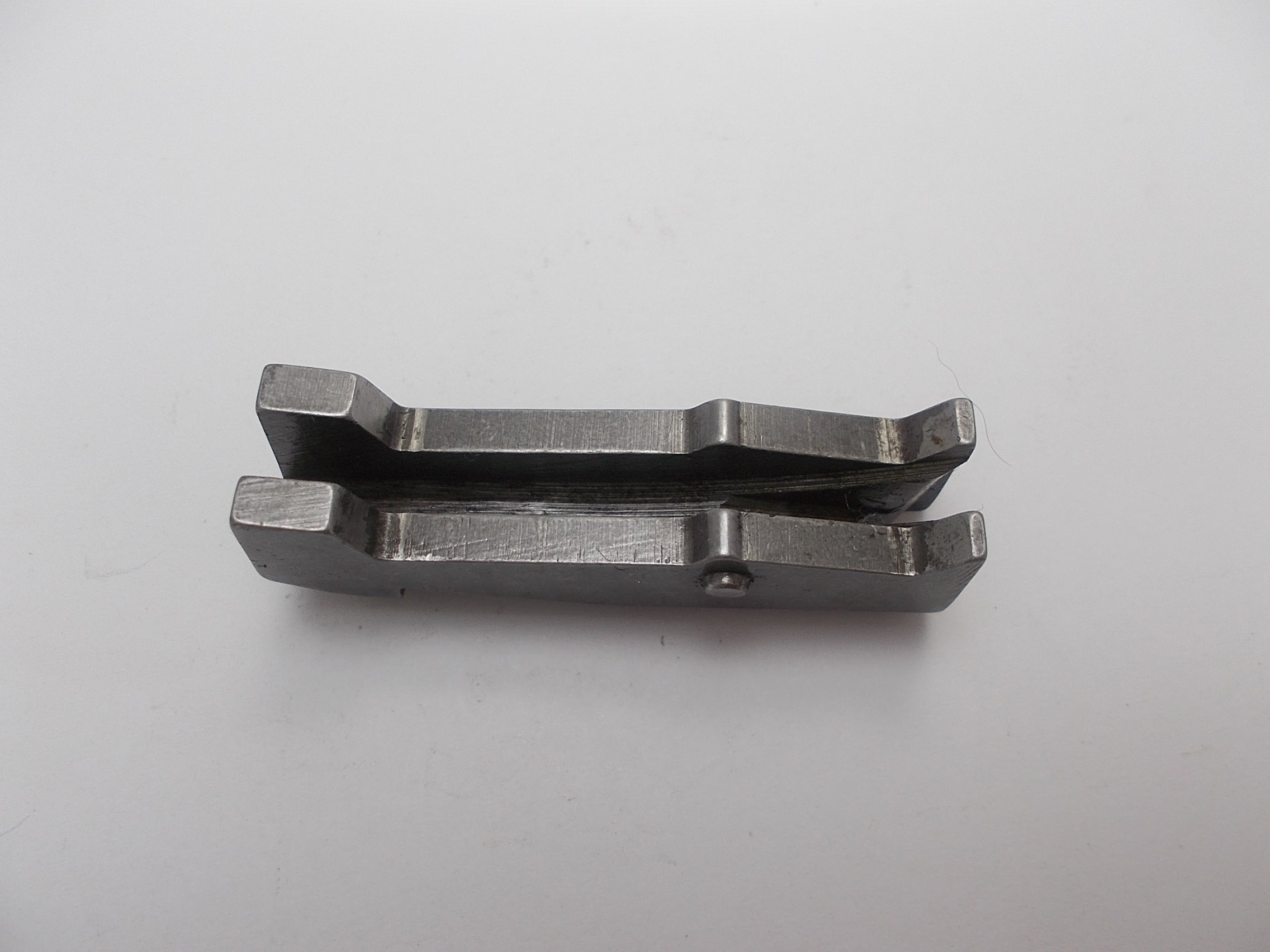 Remington Model 870 12 Gauge Shotgun Locking Bolt - Used OEM 870A16