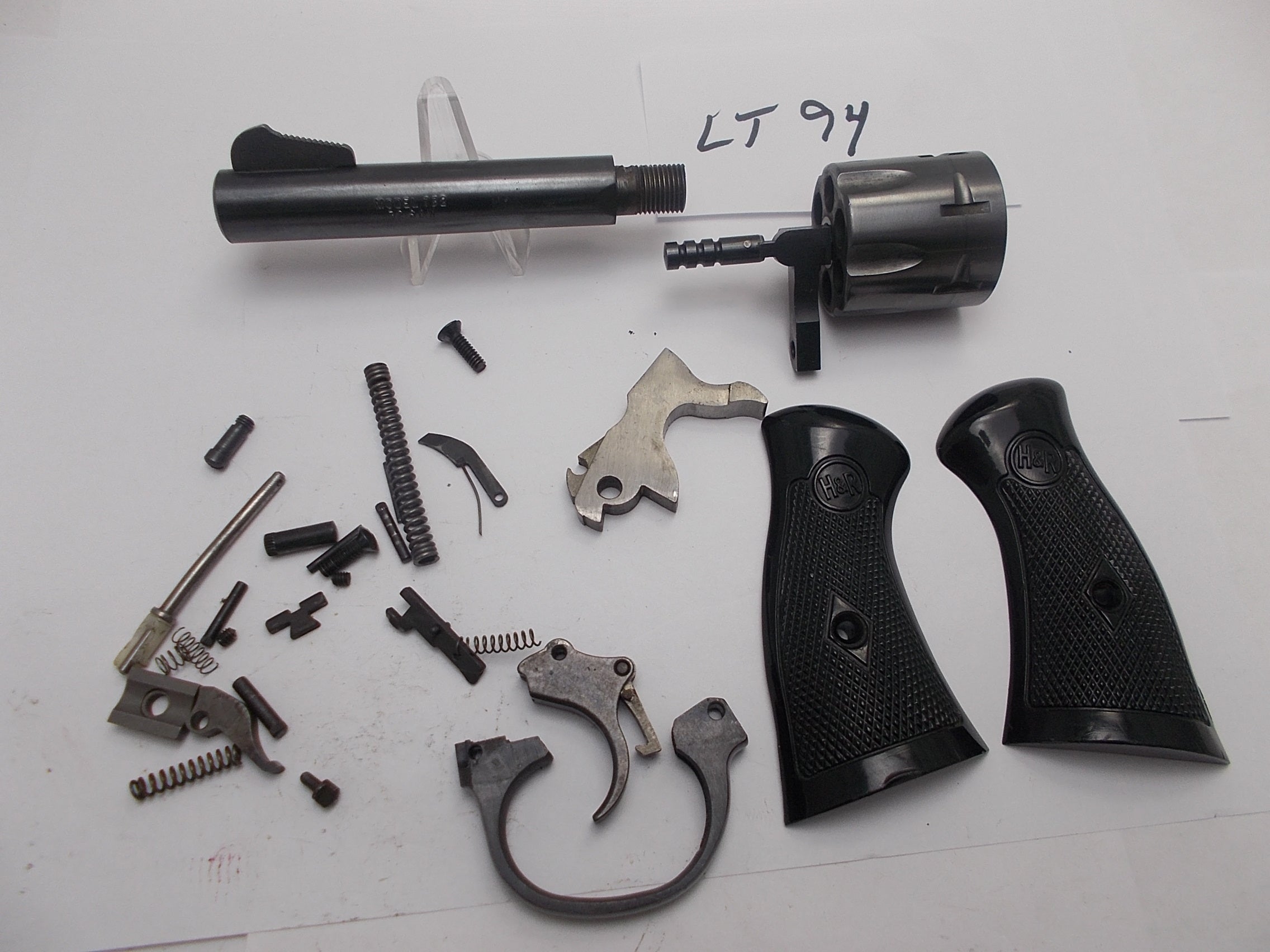 Lt94  Harrington & Richardson Model 732 .32 Long 4" Barrel Used Parts Group
