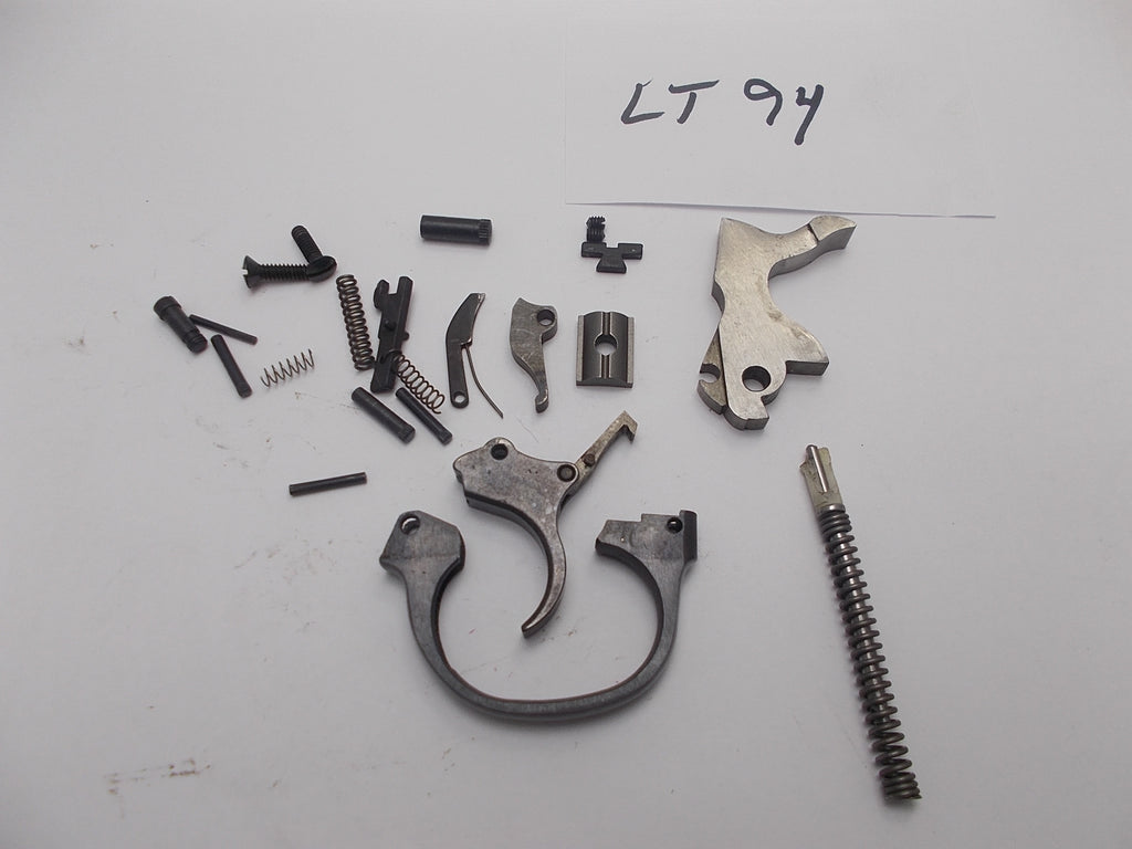 Lt94  Harrington & Richardson Model 732 .32 Long 4" Barrel Used Parts Group